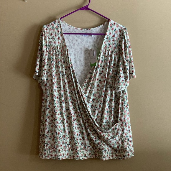 New with Tags Reitmans signature flowy blouse - Picture 1 of 6